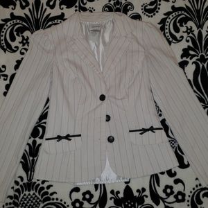 Boss Babe!! EUC Make offers!